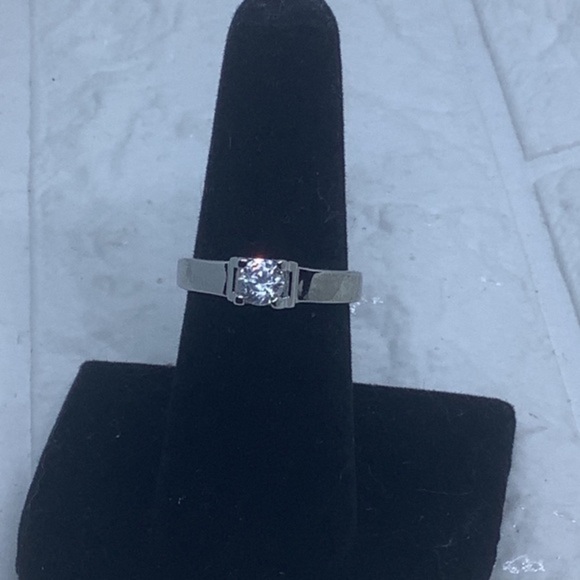 925 Sterling Sliver Crystal Ring Birthstone White Size 7 - Picture 2 of 6